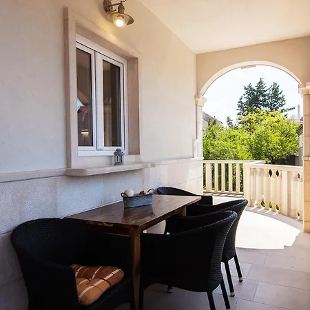 Apartman Domus - Free Private Parking