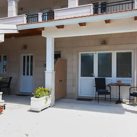 Domus - Free Private Parking Apartman *
