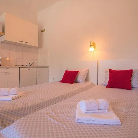 Domus - Free Private Parking Apartman