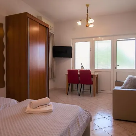 Apartman Domus - Free Private Parking