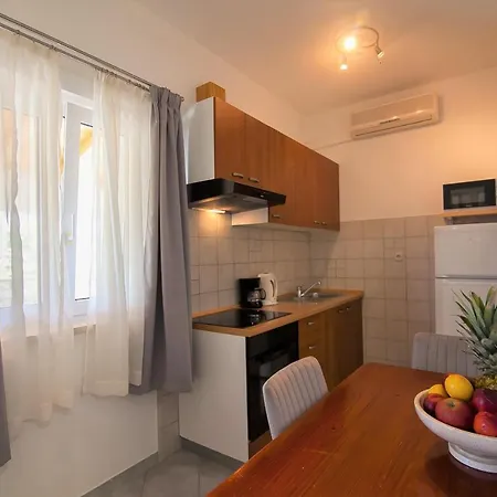 Domus - Free Private Parking Apartman Bol