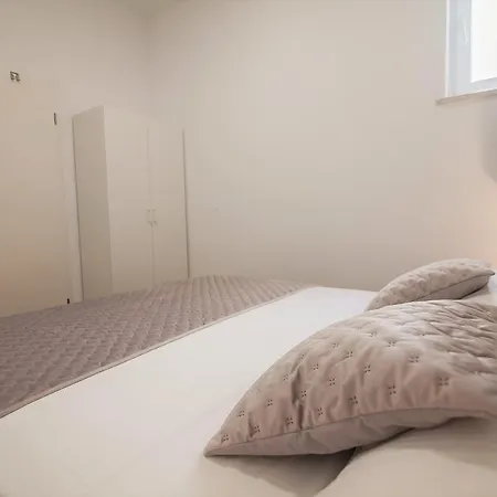 Apartman Domus - Free Private Parking Bol