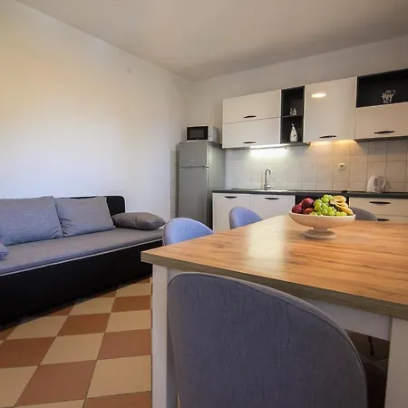 Domus - Free Private Parking Apartman Bol