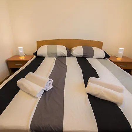 Domus - Free Private Parking Apartman Bol