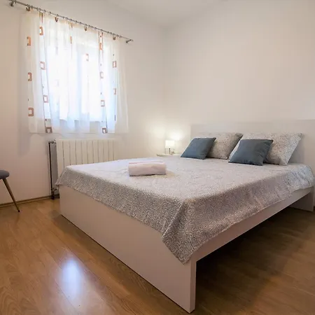 Apartman Domus - Free Private Parking