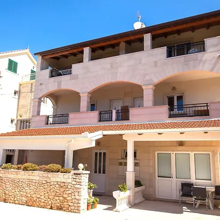Apartman Domus - Free Private Parking Bol